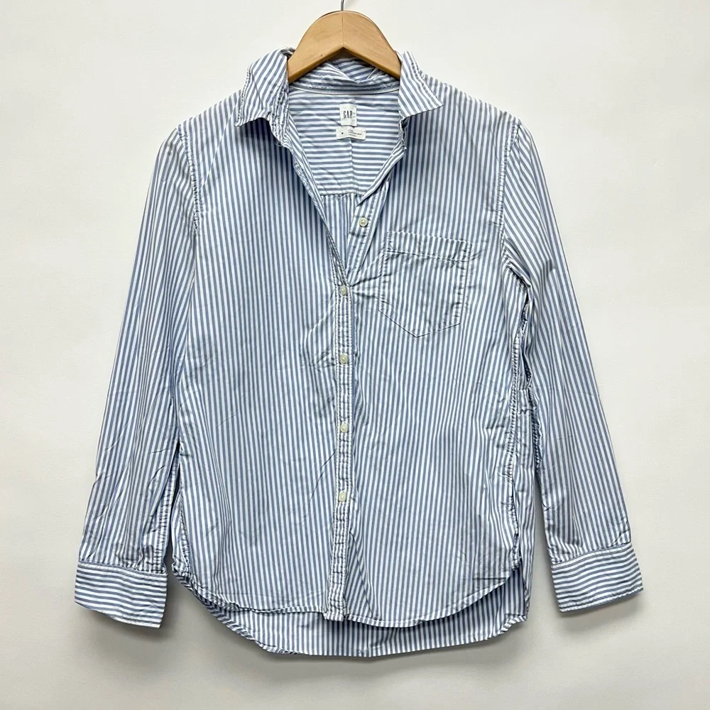 Gap Fitted Boyfriend Shirt Button Down Blue White Pinstripe Cotton Poplin M